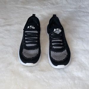 APL Techloom Breeze, Size 7.5, Black and Silver